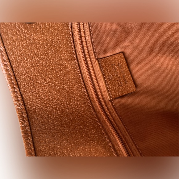 Gucci GG Canvas Eclipse Brown Shoulder Bag with silver hardware. - Picture 10 of 16